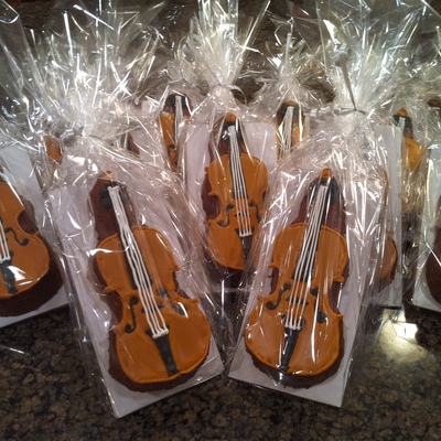 Mini Violin Cakes