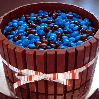 Kitkat Barrel Cake