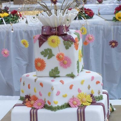 Daisy Wedding Cake