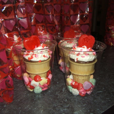 Valentine's Ice Cream Cone Cupcakes