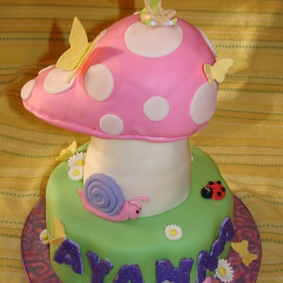 Tinkerbell With Girly Bugs