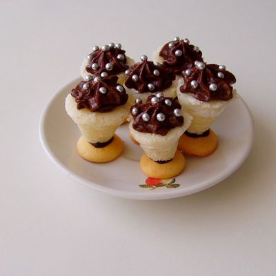 Coconut Cup With Chocolate Cream