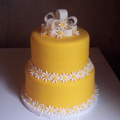 Daisy Wedding Cake