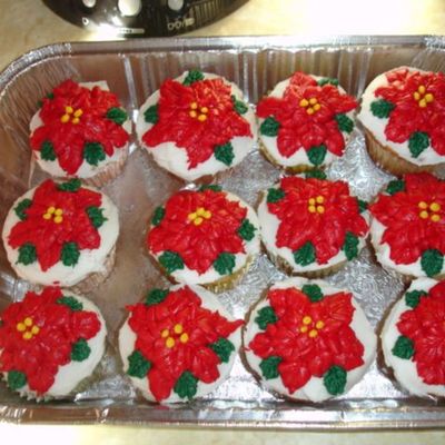 Poinsettia Cupcakes