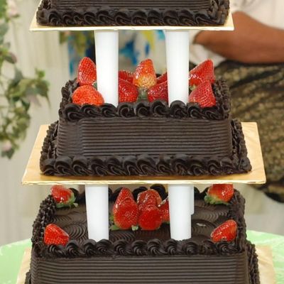 Kek_Kawin_Choc_Strawberry.jpg