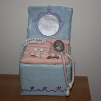Jewelry Box Mini Cake