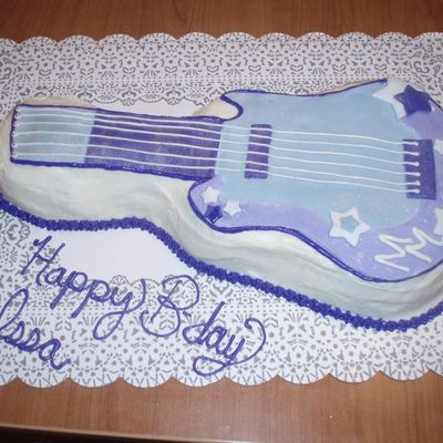 Hannah Montana Guitar Cake