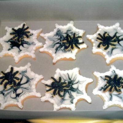 3D Spider Web W/ Spiders Cookies