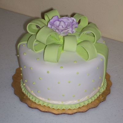Single Cake With Bow