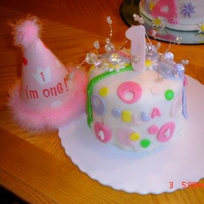 Smash Cake To Match Big Cake