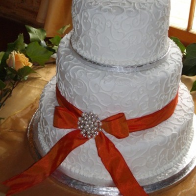 3 Tier Round Wedding Cake With Piped Scrollwork