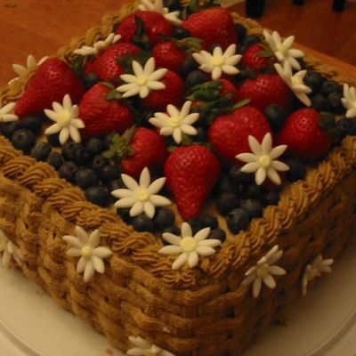 Basket Weave With Berries