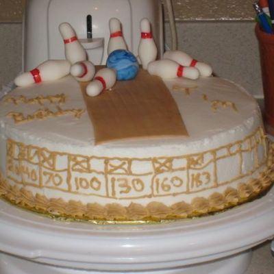 Bowling Cake