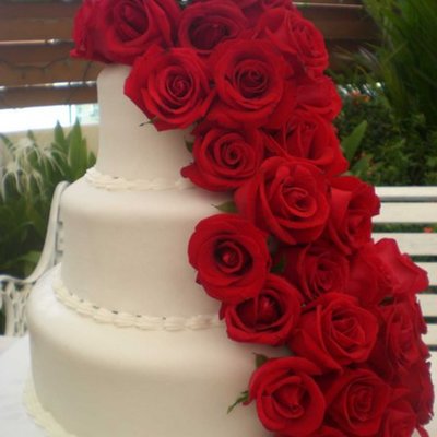 3 Tier Flowing Roses