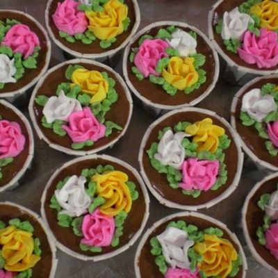 Roses On Chocolate Mousse Cuppies