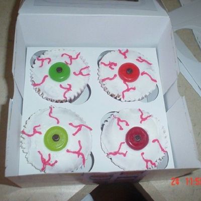 Eyeball Cupcakes