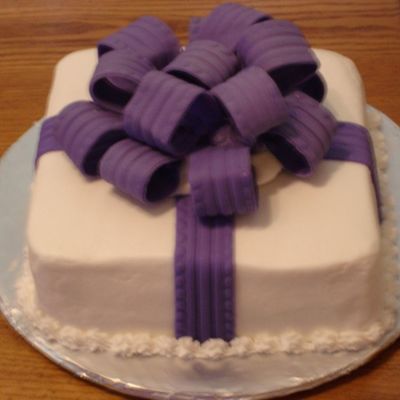 Fondant Present Cake