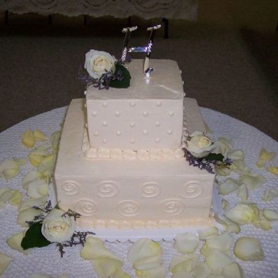 Scottie's Cake With Flowers On It