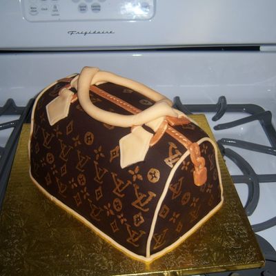 Louis Purse Cake