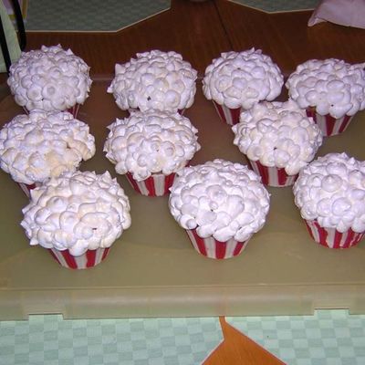 Caramel Popcorn Cupcakes