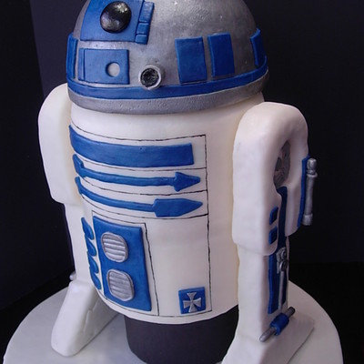 R2D2 Star Wars Cake
