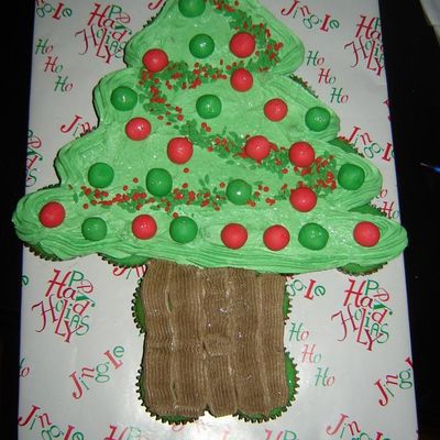 Christmas Tree Cupcake Cake