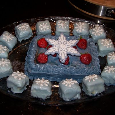 Snowflake Petit Fours