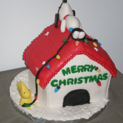 Christmas Snoopy Dog House