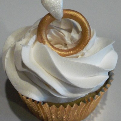 Gold Ring Cupcakes