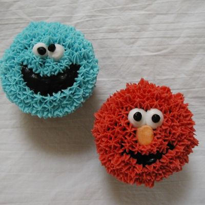 Elmo And Cookie Monster Cupcakes