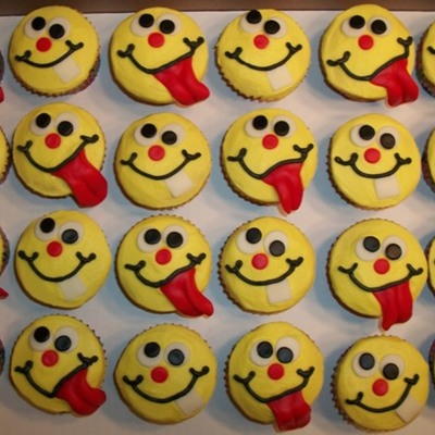Silly Face Cupcakes