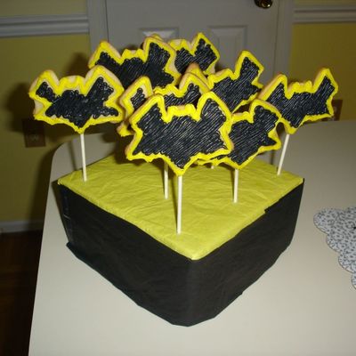 Batman Cookie Pops - Accompany Batman Cake