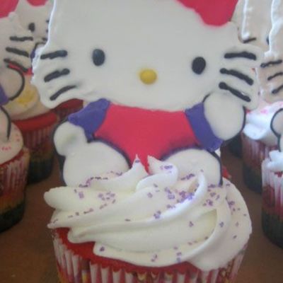 Hello Kitty Cupcakes