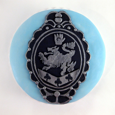 Twilight Cullen Crest Cake