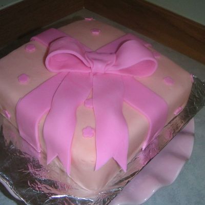 Fondant Present Cake