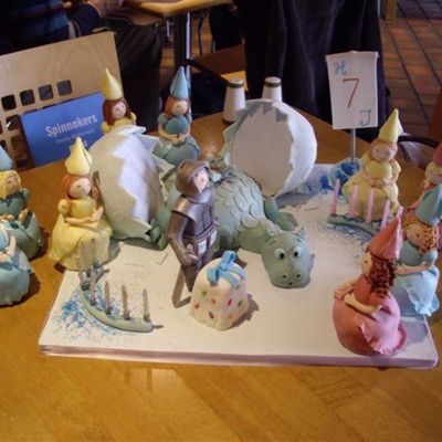 Princesses & Knight Celebrate With Dragon