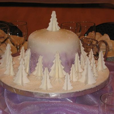 Cake As Table Center Piece