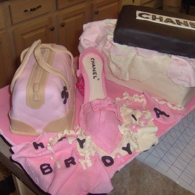 Chanel Shoe , Shoebox And Purse