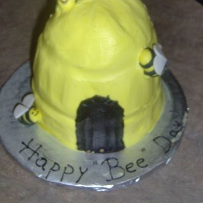 Bee Hive Smash Cake