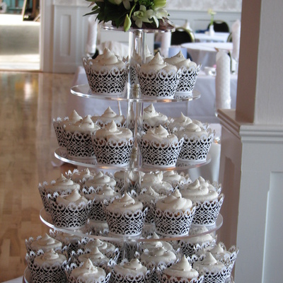 Filgree Wrapped Wedding Cupcakes