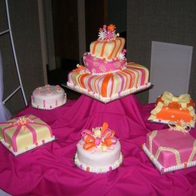 Complete Whimsical Daisy Cakes