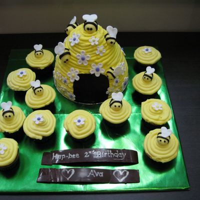 Bumble Bee Hive Cake