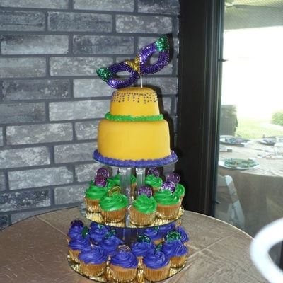 Mardi Gras Cake/cupcakes
