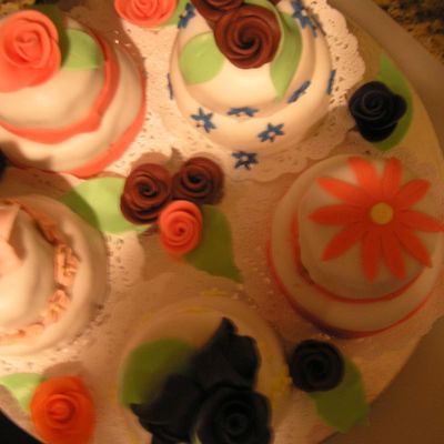 Pete's Wedding Shower Mini Cakes