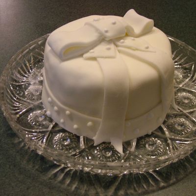 Fondant Bow Cake