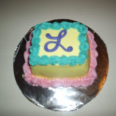 Matching Cake For Pooh Pyramid