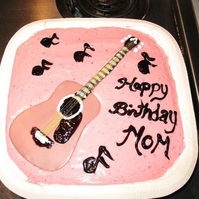 Guitar Cake (May 2008)