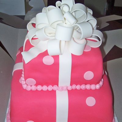 Pink Polka Dot Cake W/bow