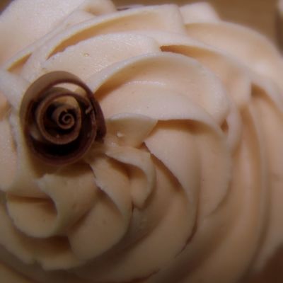 Chocolate Butter Minis With Peanut Butter Icing And Milk Chocolate Curls