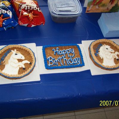 Horse Cookie Cake